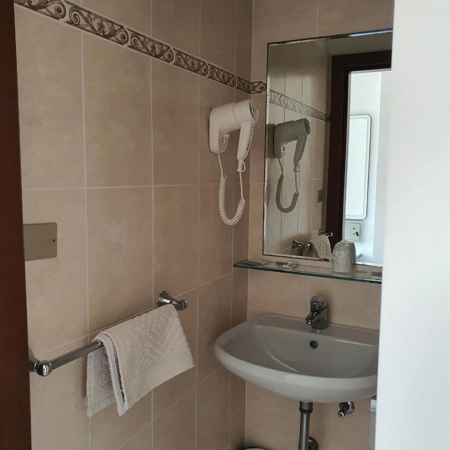 Hotel Tre Assi Rimini Esterno foto