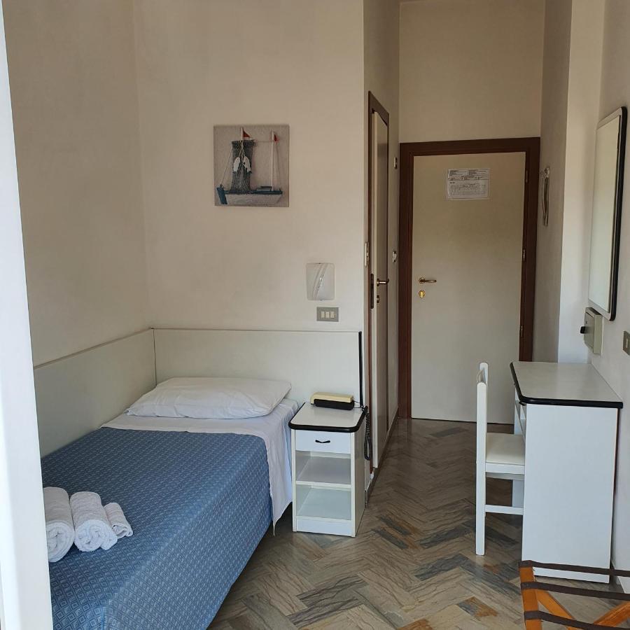 Hotel Tre Assi Rimini Esterno foto