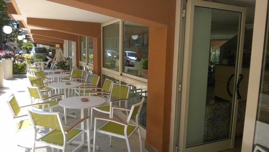 Hotel Tre Assi Rimini Esterno foto
