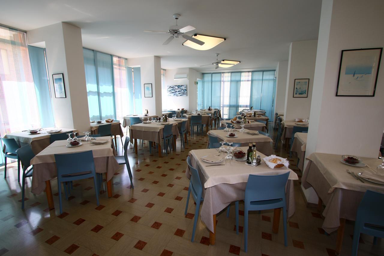 Hotel Tre Assi Rimini Esterno foto