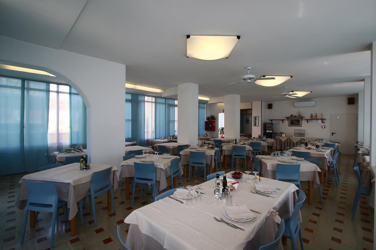 Hotel Tre Assi Rimini Esterno foto