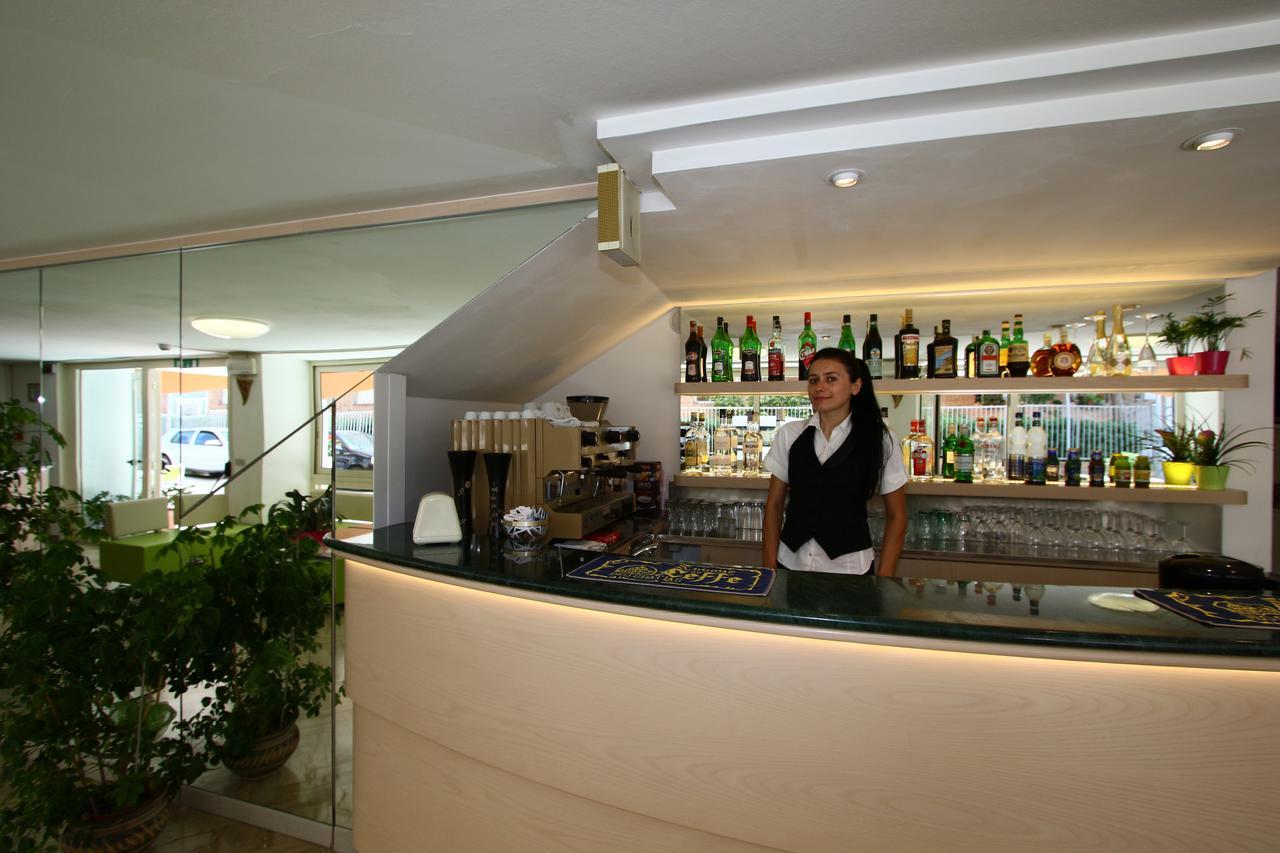 Hotel Tre Assi Rimini Esterno foto