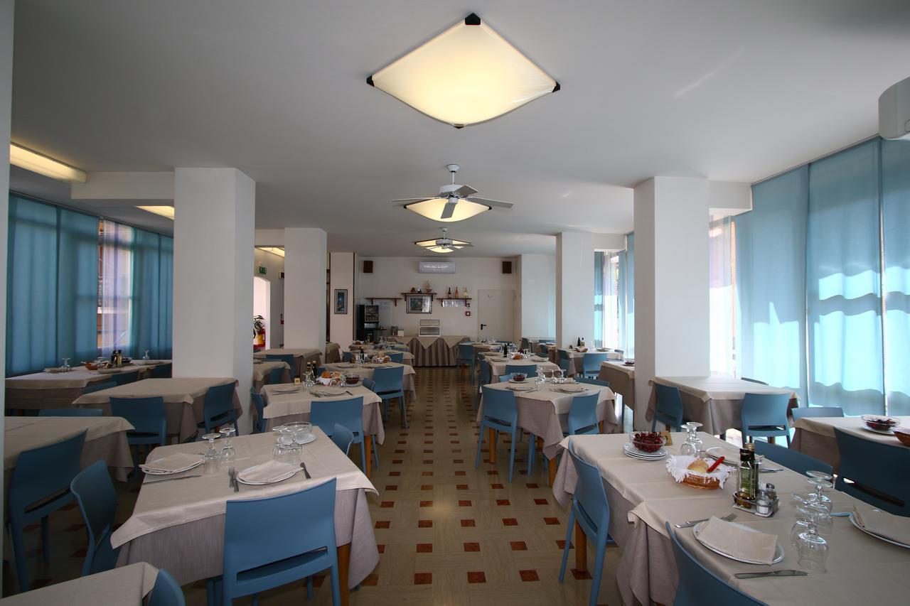 Hotel Tre Assi Rimini Esterno foto