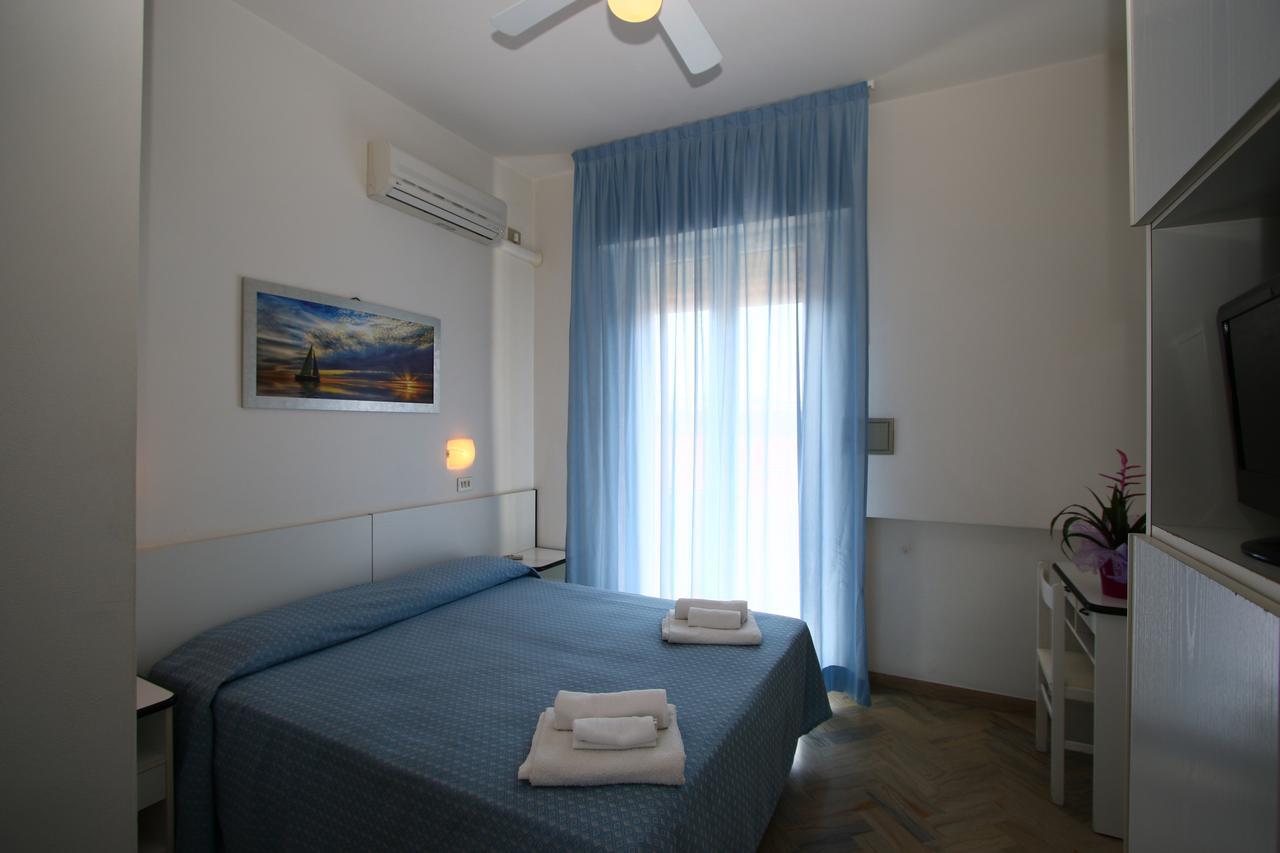 Hotel Tre Assi Rimini Esterno foto
