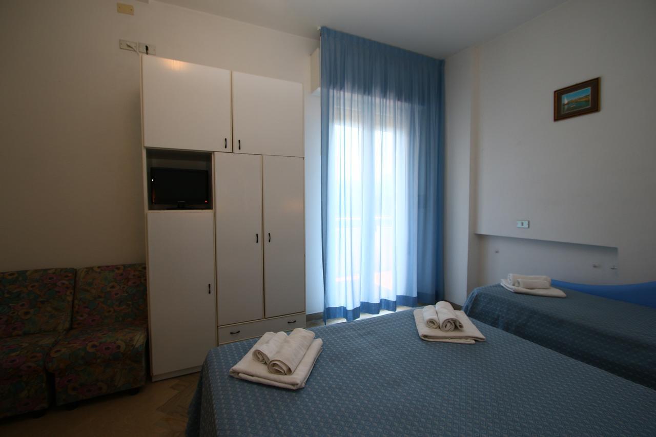 Hotel Tre Assi Rimini Esterno foto