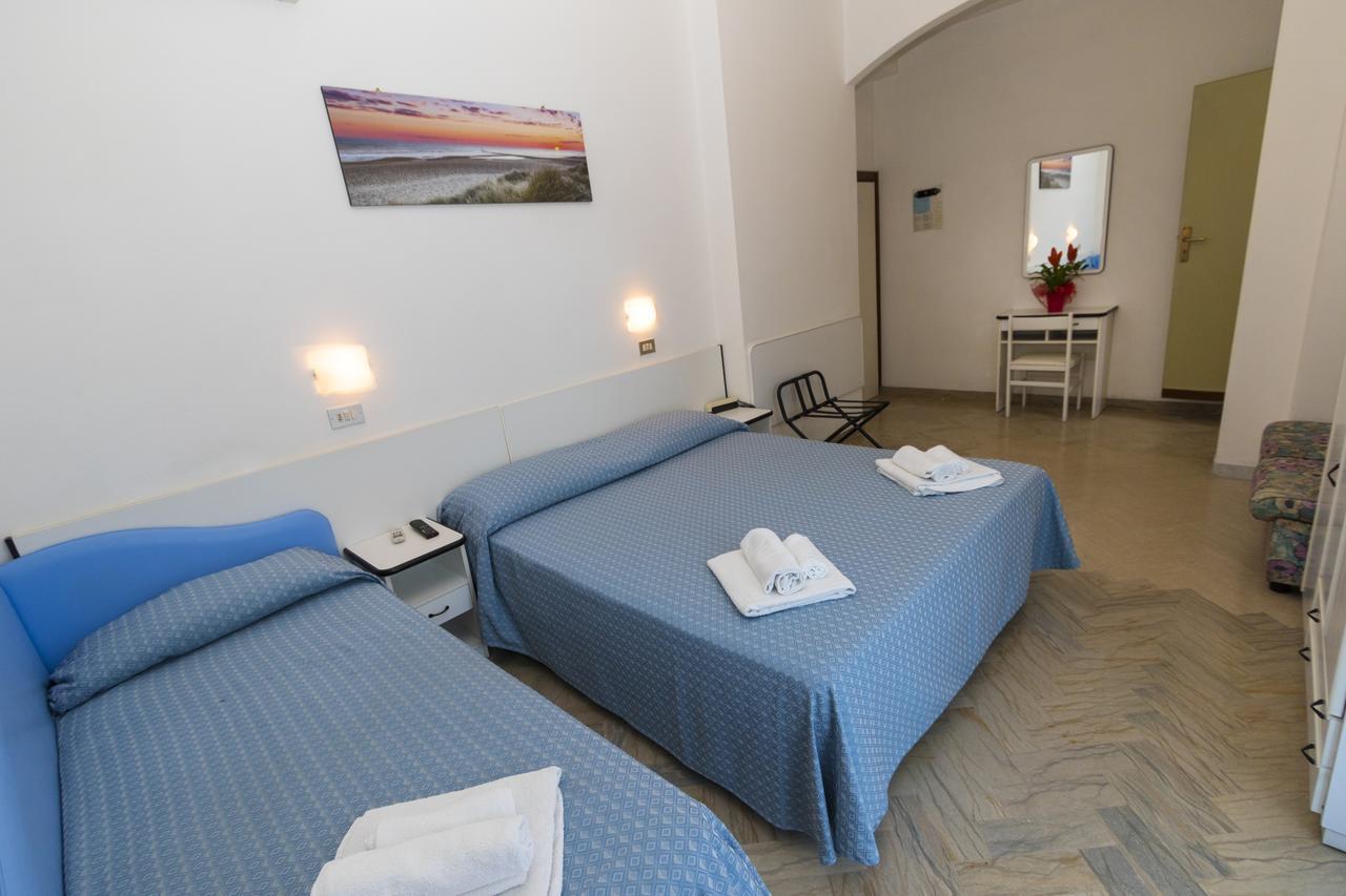 Hotel Tre Assi Rimini Esterno foto