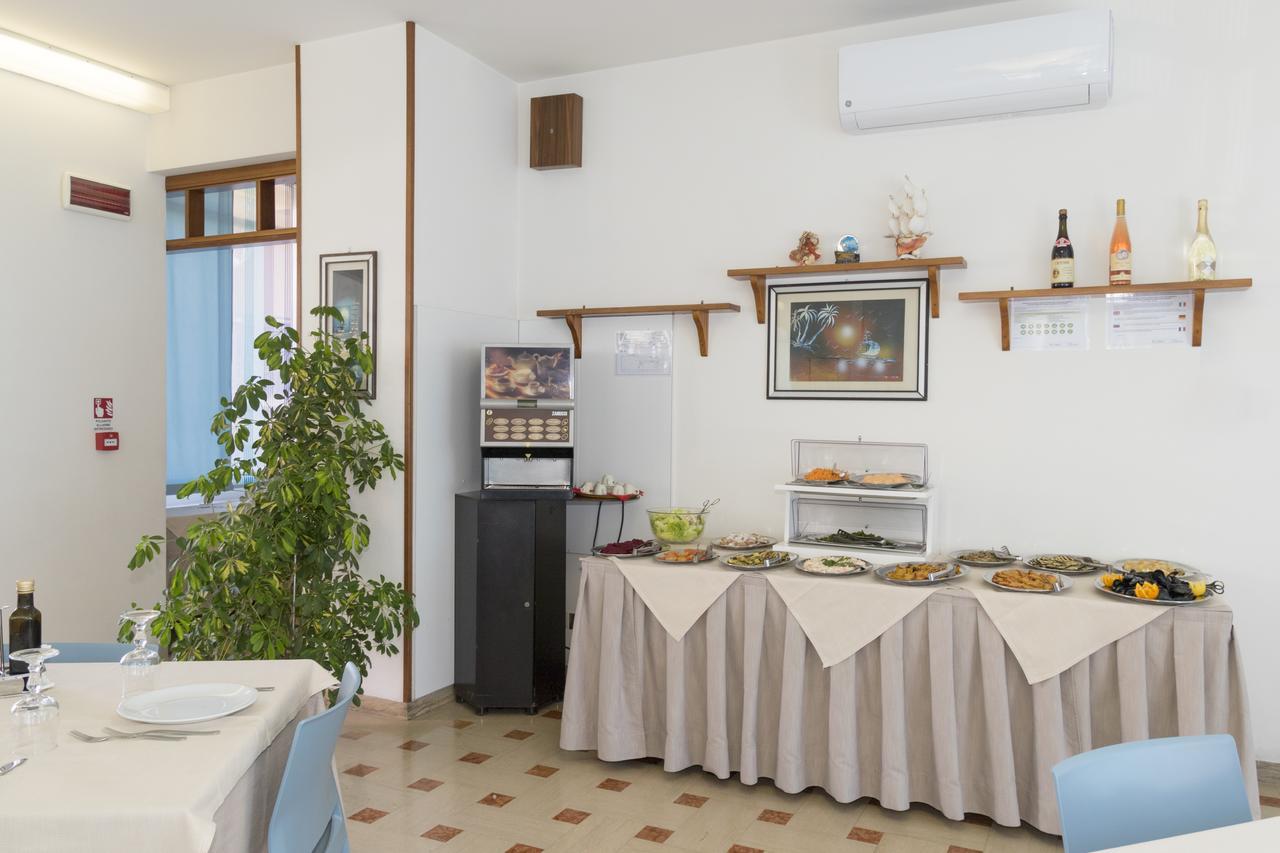 Hotel Tre Assi Rimini Esterno foto