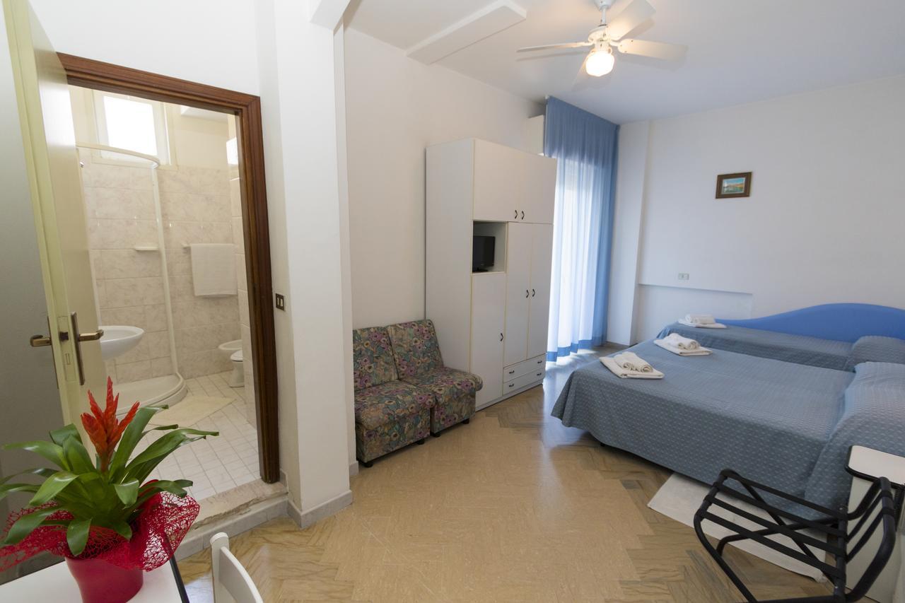 Hotel Tre Assi Rimini Esterno foto