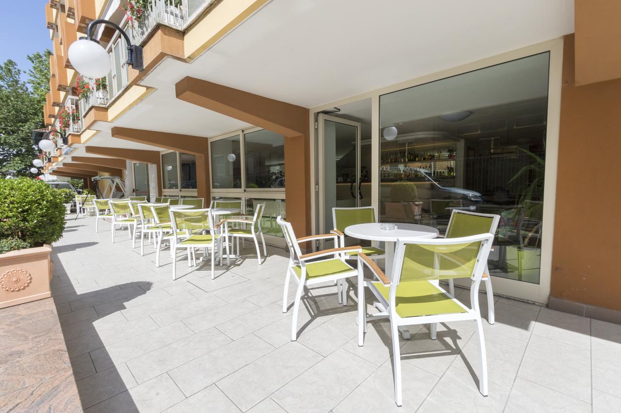 Hotel Tre Assi Rimini Esterno foto