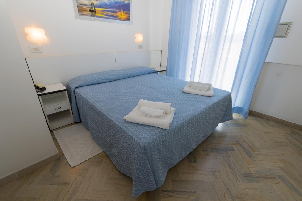 Hotel Tre Assi Rimini Esterno foto